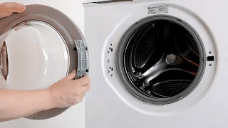 Remplacer la poign&eacute;e de porte de votre machine &agrave; laver | Conseils de r&eacute;paration et d'entretien